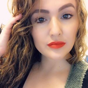 Meet your Posher, Ashlee